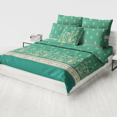 Deep Teal Floral & Geometric Motifs Winter Comforter